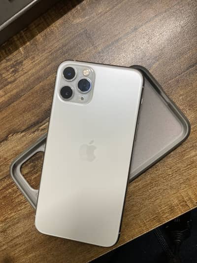 Iphone 11 pro white color / 64Gb