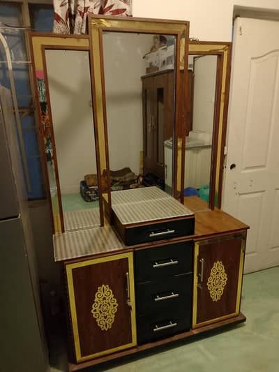 unused dressing table