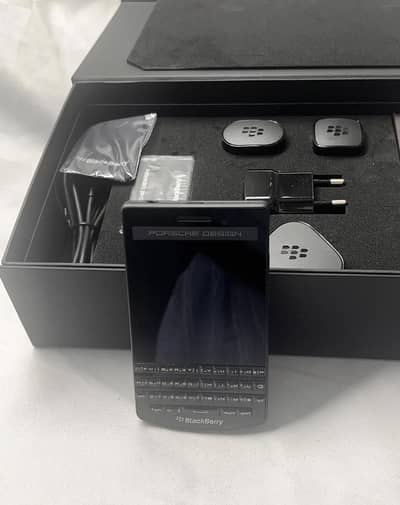 Blackberry porsche p9983