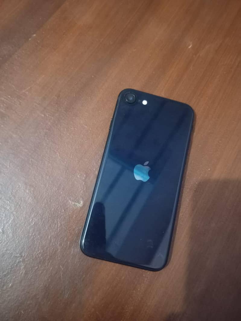 iPhone SE3 1