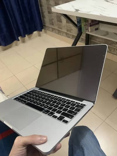 MacBook Pro 15 RAM 16 Storage 256 HDMI-compatible device, including 4K