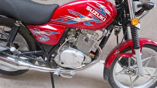 Suzuki Gs SE 150 Red  just new condition 2022