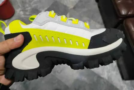 Cat caterpillar intruder shoes