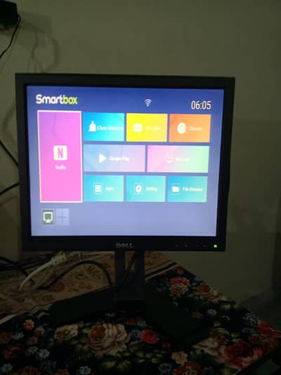 Lcd monitor 17 inch with 180 rotating stand