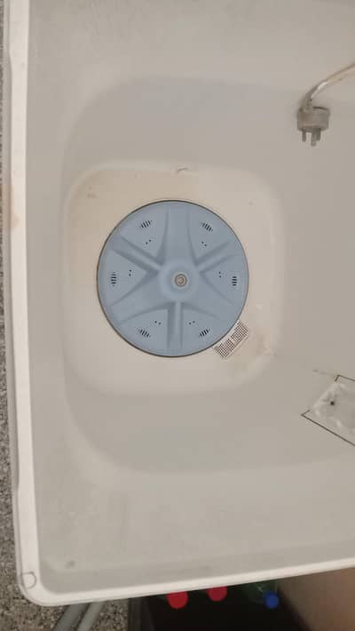 Dawlance washing machine in working and ok condition.