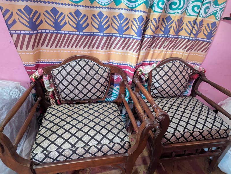 SOFA SETT WITH TABLE 1