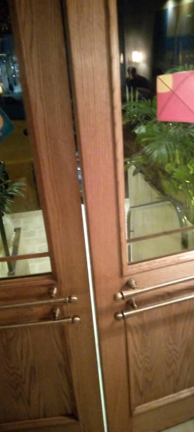 waitresses and Order taker need