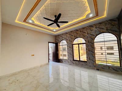 Get An Attractive Corner House In Multan Under Rs. 50000000