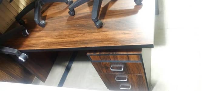 Used Executive Office Table – Premium Quality