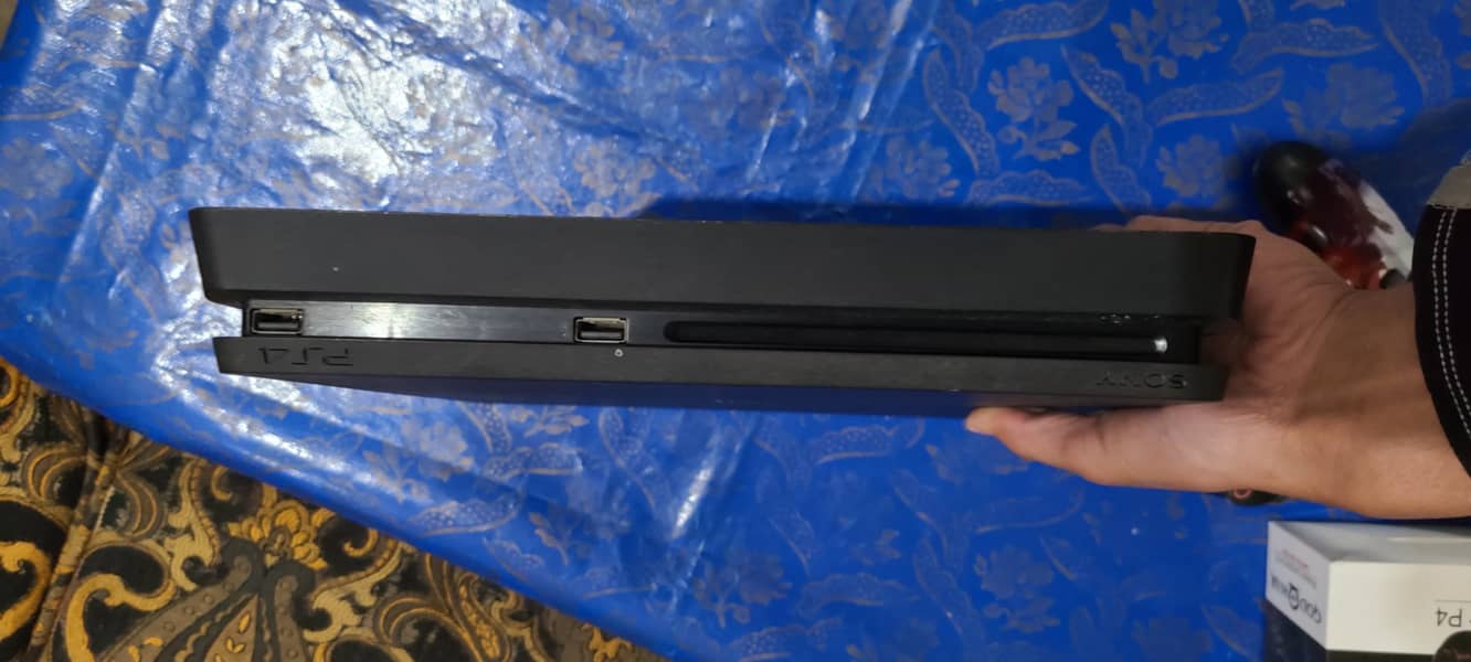 Ps4 slim 6