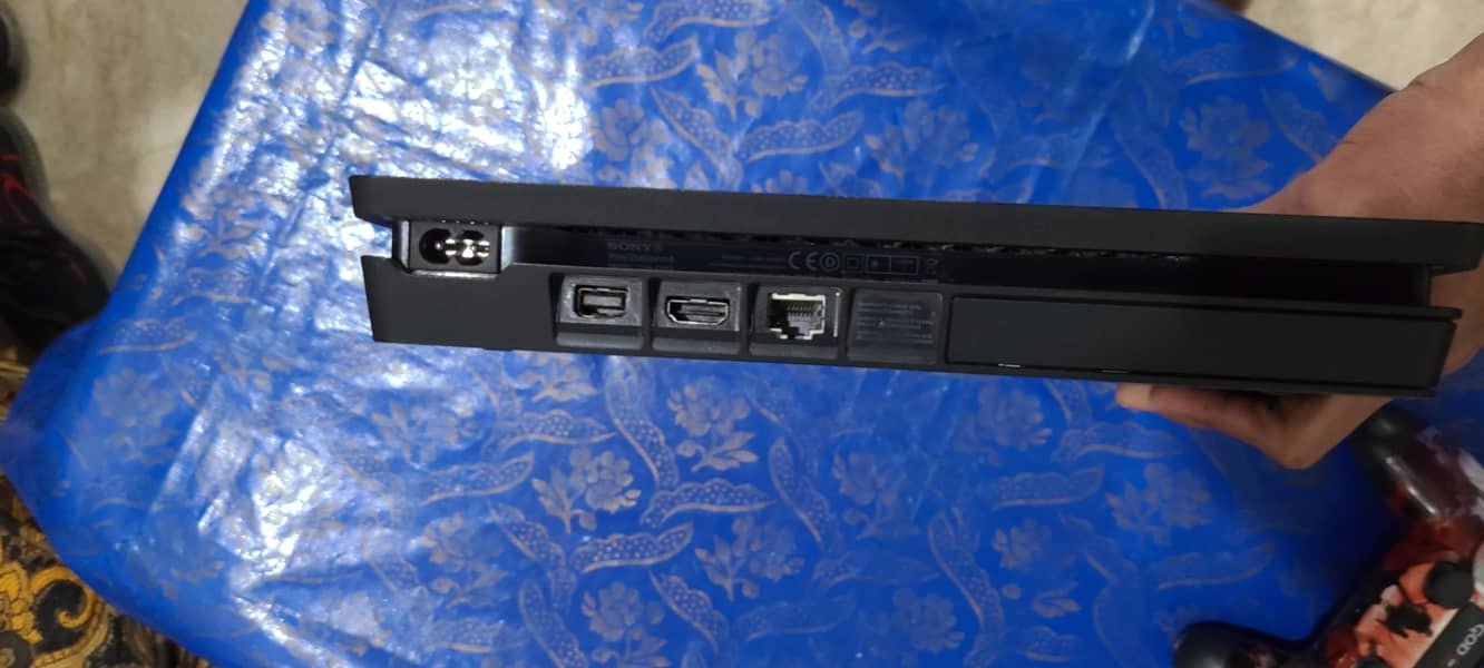 Ps4 slim 11