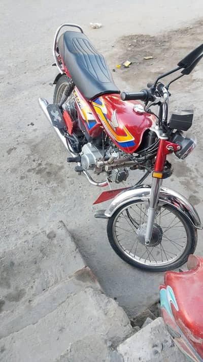 honda CD 70 for sale in phalia city