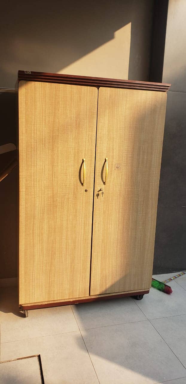 10/8condition solid wooden 1