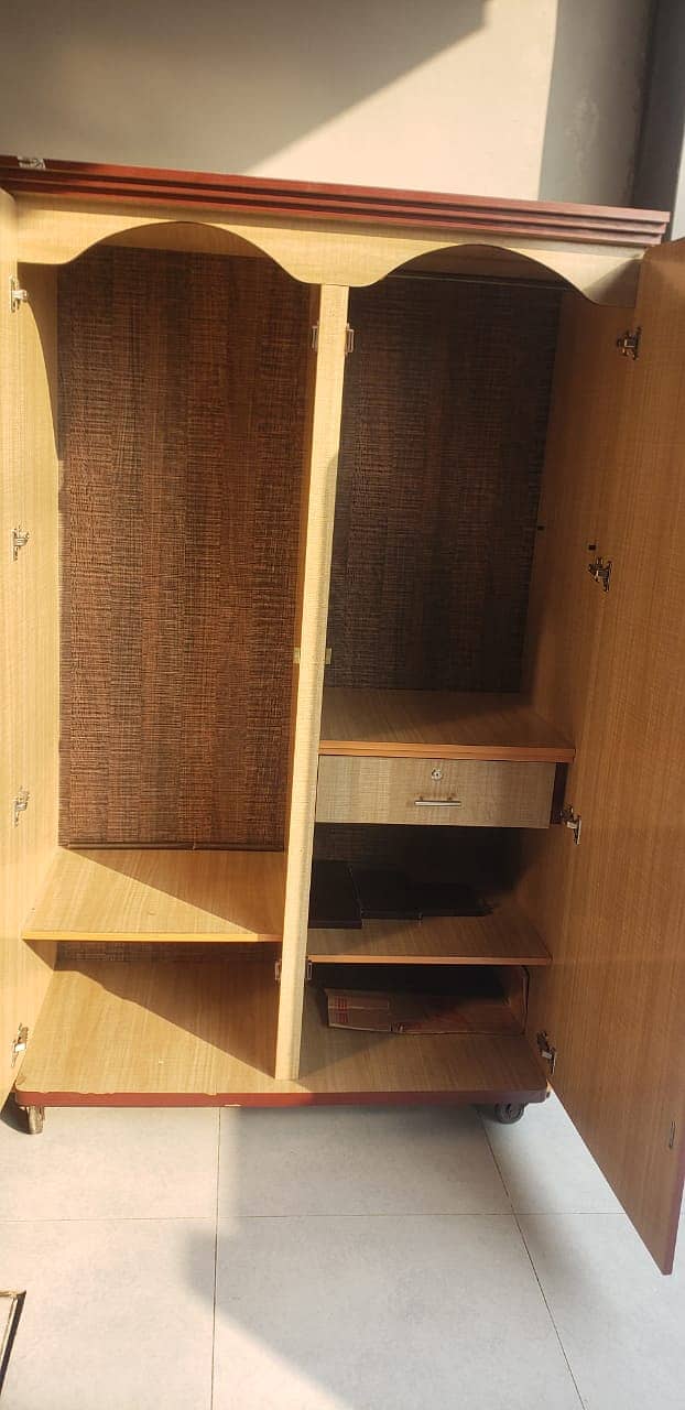 10/8condition solid wooden 2