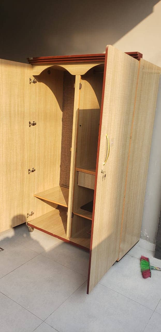 10/8condition solid wooden 3