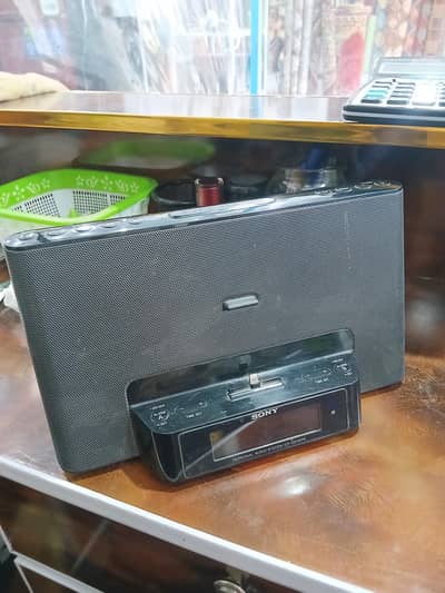 iphone user K leye Speaker