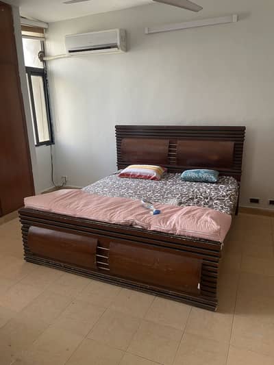 King Size Bed with mattress