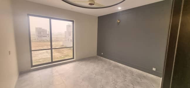 Green City 5m House For Sale Near Park Comm Masjid C Block With Gas 4 Year Old House