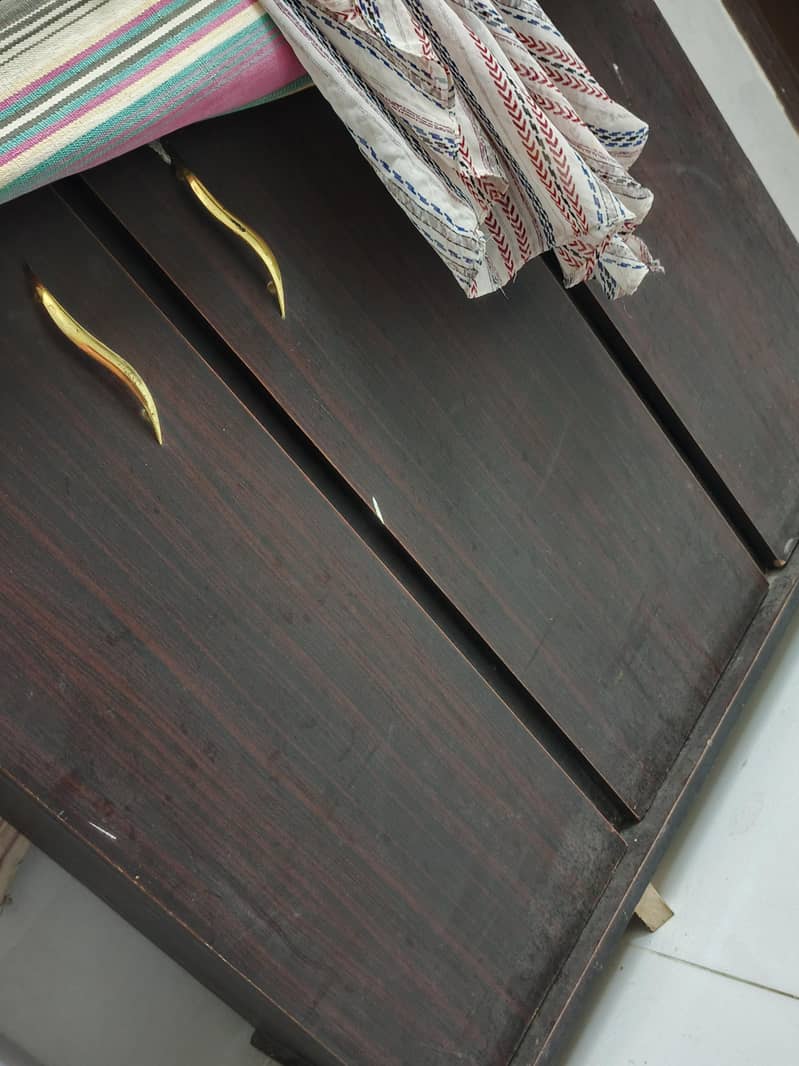 iron stand / Table 1
