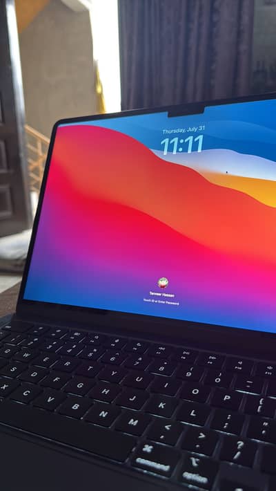 Macbook air M2 16/250 2022 93 cycles w box.