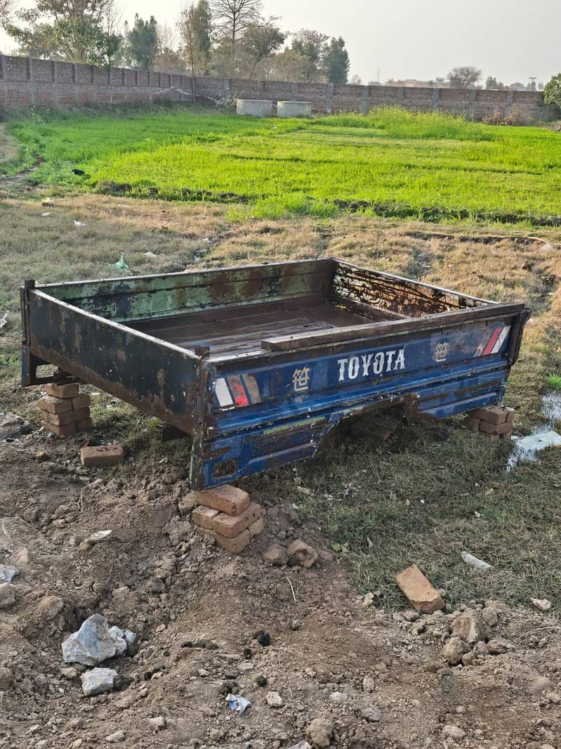 ٹويوٹا ہائی لکس 82 ماڈل کا پچھلا باڈی (Backside) برائے فروخت 0