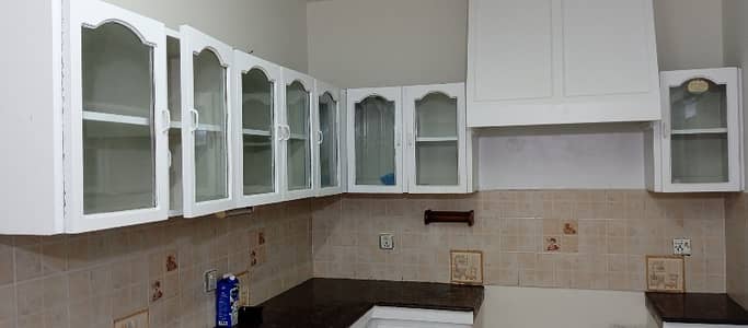 10 Marla House for rent in Eden avenue old New air port road Lahore cantt 3 bed with attached bathroom and kitchen store d/d tvl price,,105000/