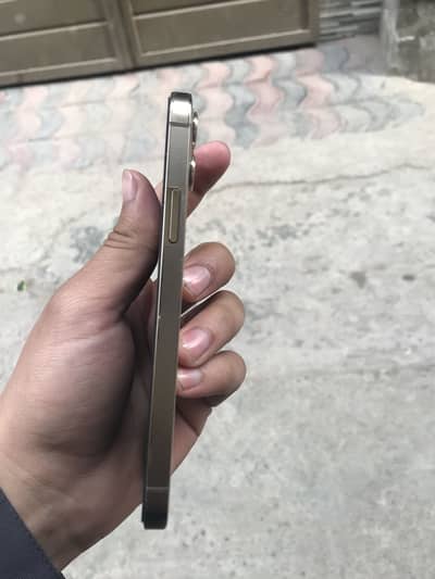 I phone 12 pro FU 512