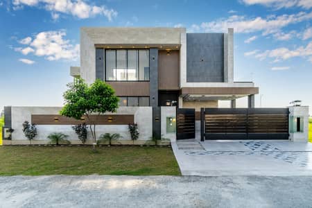 1 KANAL BEAUTIFUL HOUSE WITH 11KVA SOLAR IS AVAILABLE FOR RENT NEAR CITY SCHOOL IN DHA PHASE 6