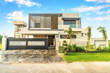 1 KANAL SUPER HOT LOCATED HOUSE WITH 15KVA SOLAR IS AVAILABLE FOR RENT NEAR H PARK IN DHA PHASE 6 WITH 7 BEDROOMS