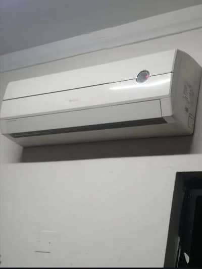 Gree 1.5 ton split Ac non inverter just cool totally genuine