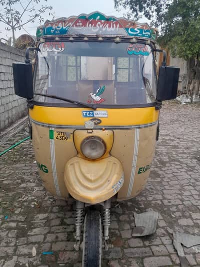 CNG RIKSHAW ( TEZ RAFTAR )