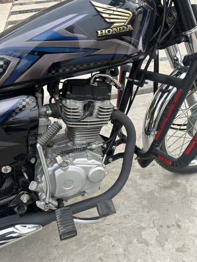 Honda CG125 Black 2025