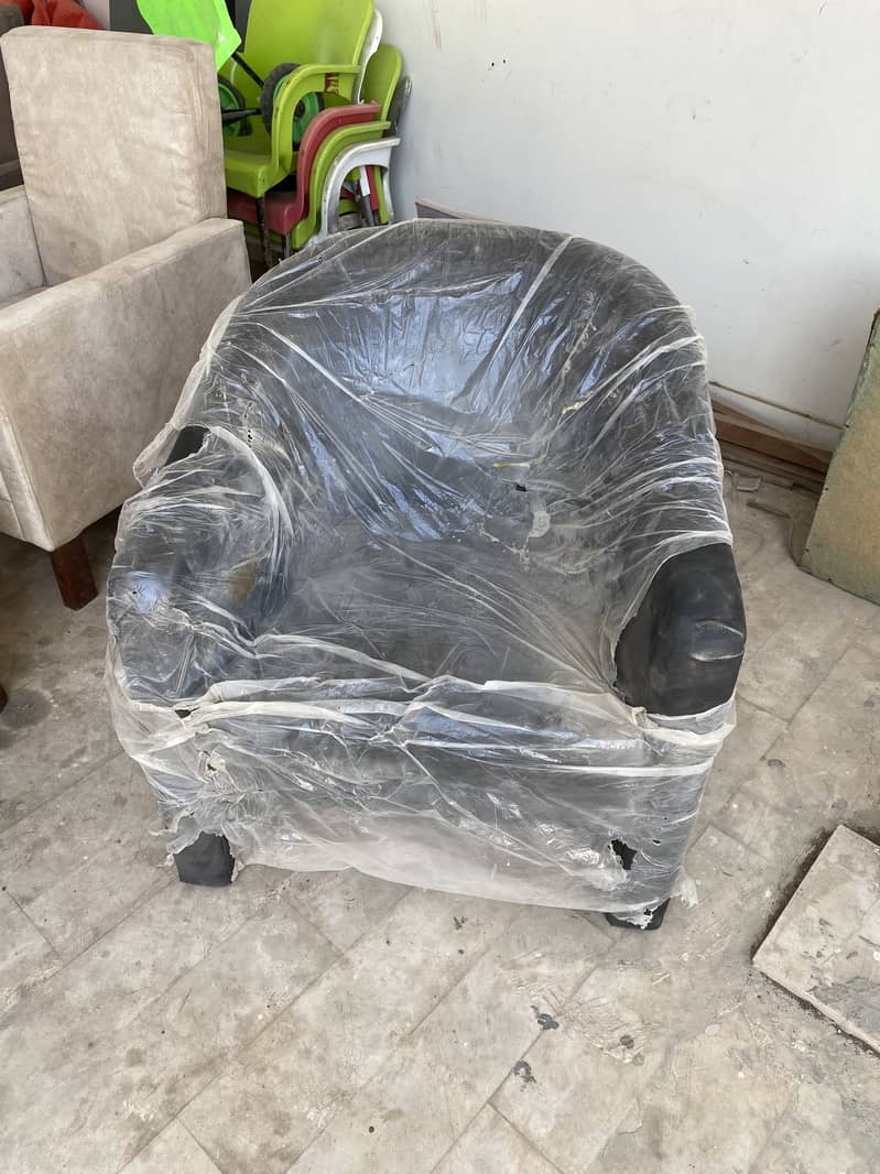 Leather right sofas 0