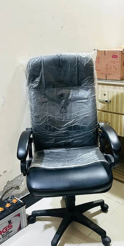 Comfortable Office Chair for Sale – Excellent Condition