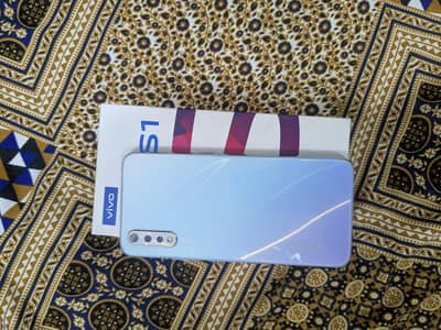 vivo s1 with box