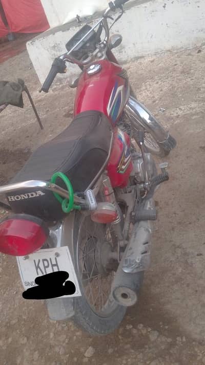 Honda 125 red colour