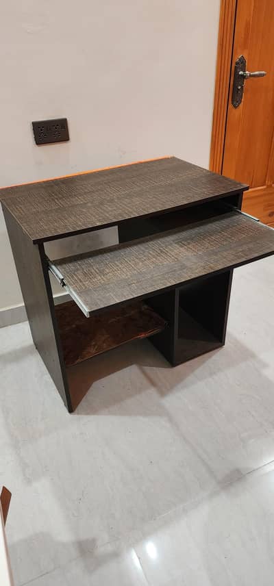 Computer table for home