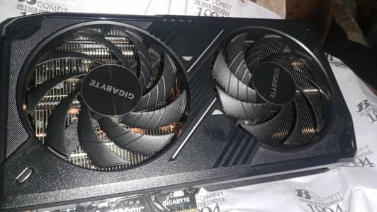 Navida GeForce RTX 5060 8GB & ZotacGaming GeForce GTX 1650 4 GB