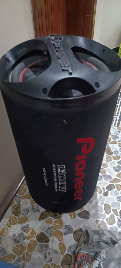 Complete Audio System, Poineer 1300W Woofer ,Kenwood 718 speakers,