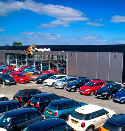 I-9 Main Road 12,000 Sqft Car Dealership Showroom available