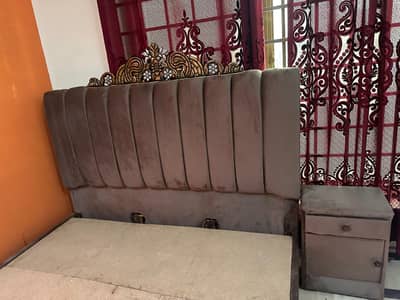 king size bed with side tables