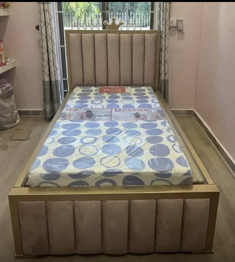 Kids bed/solid wood 1