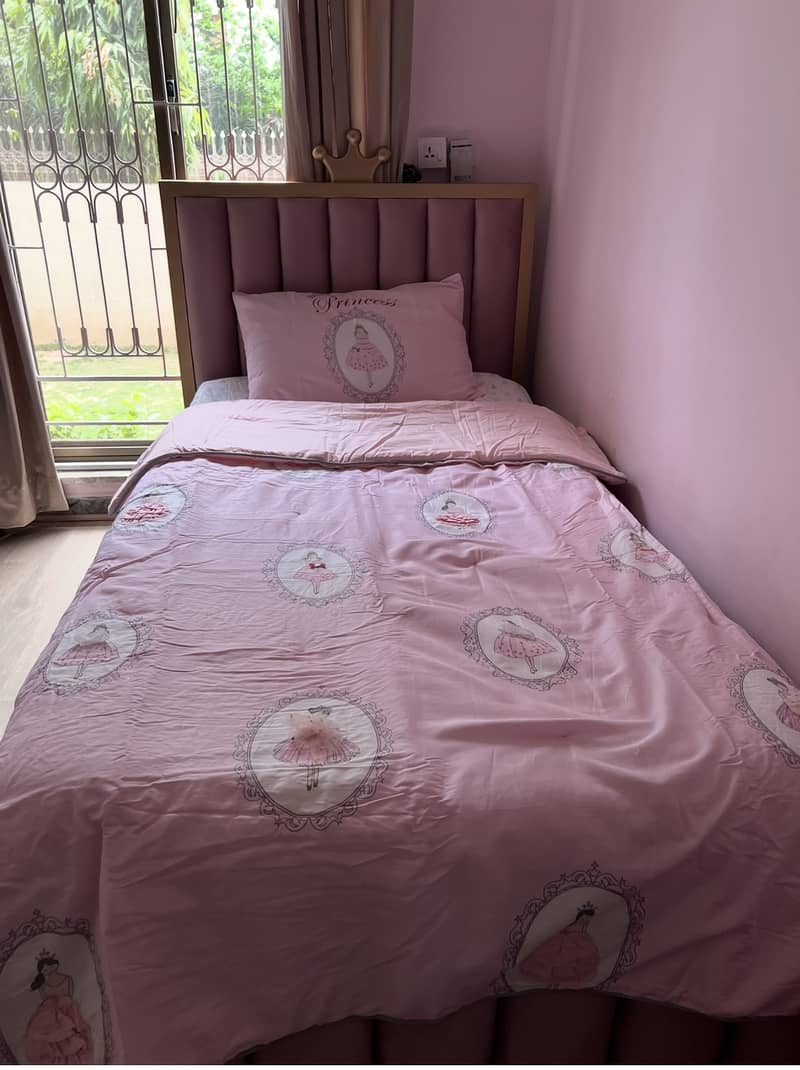 Kids bed/solid wood 2