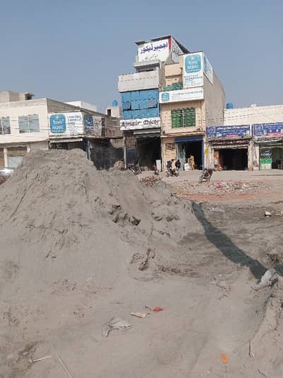4 marla commercial plot main college road