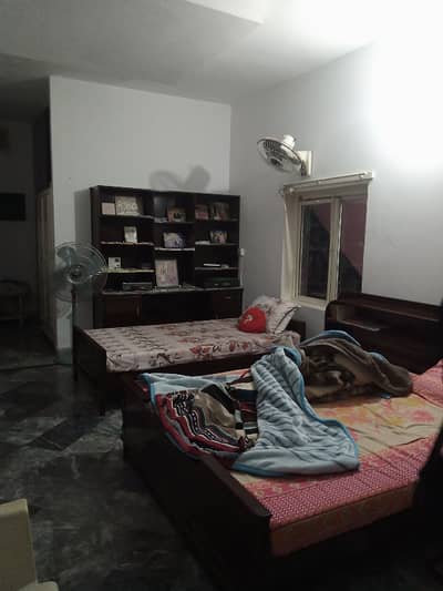 one bed flat for rent main college road