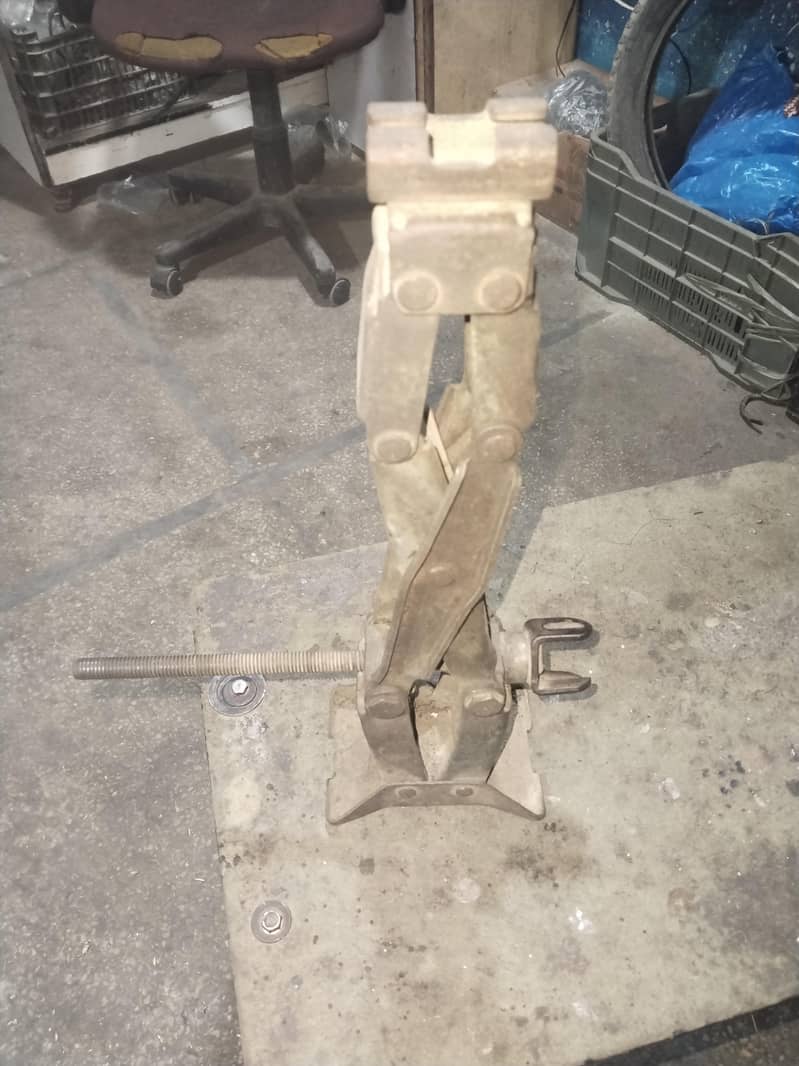 Double scissors Jack 4