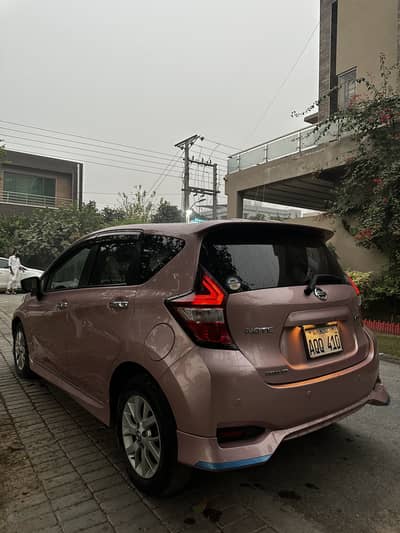 Nissan e note medalist