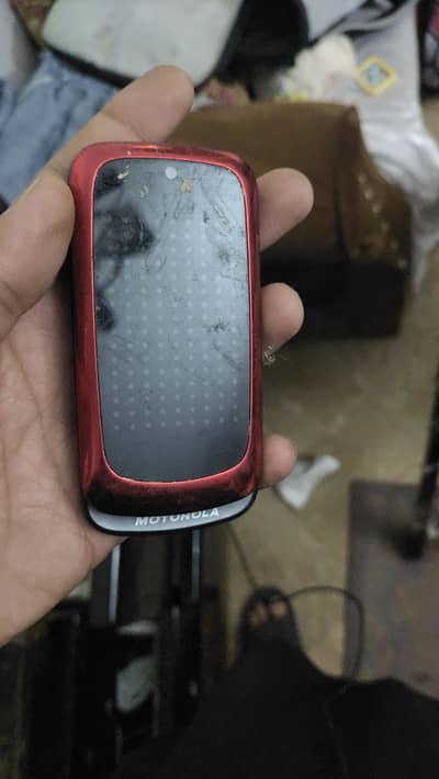 I am selling Motorola gleam plus folding phone bling no battty