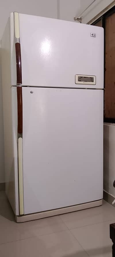 Refrigerator Freezer GR-762DEQF – Imported LG, Excellent Condition