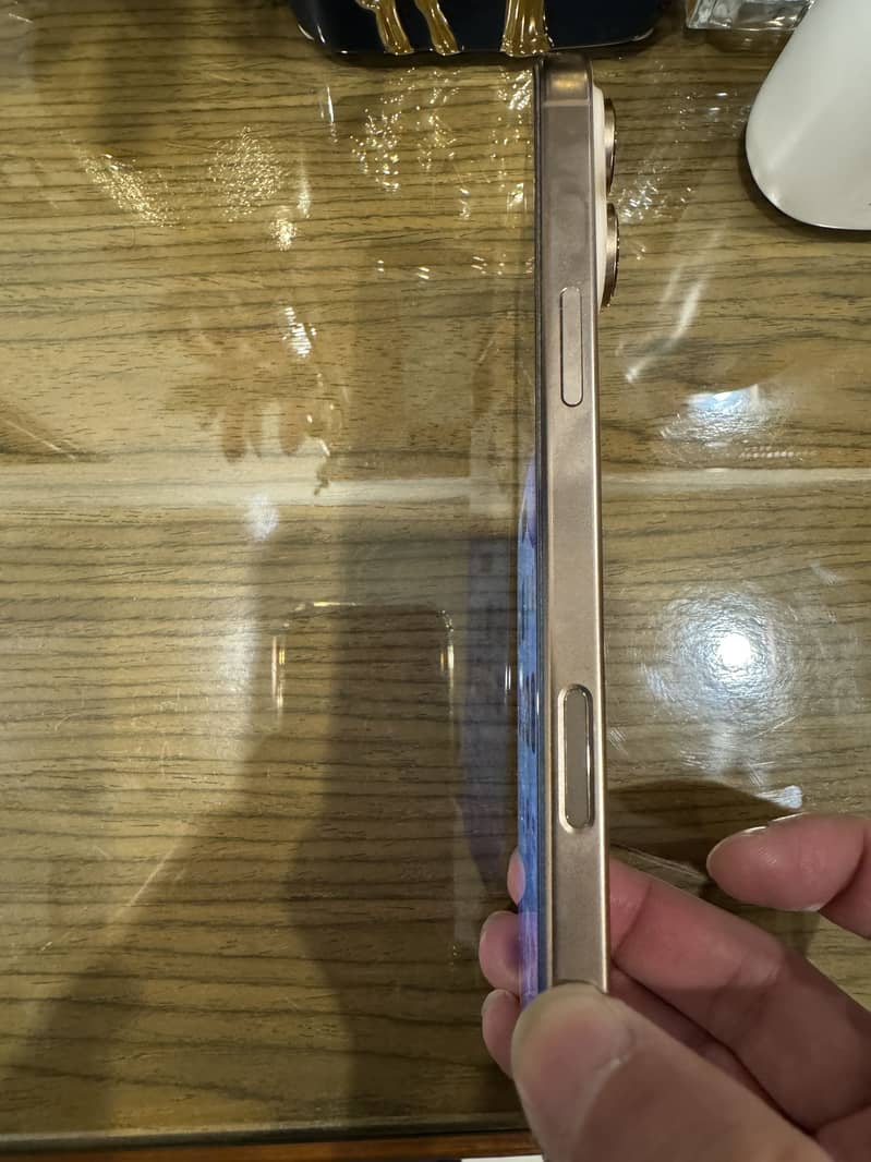 Apple iPhone 16 Pro Max 5